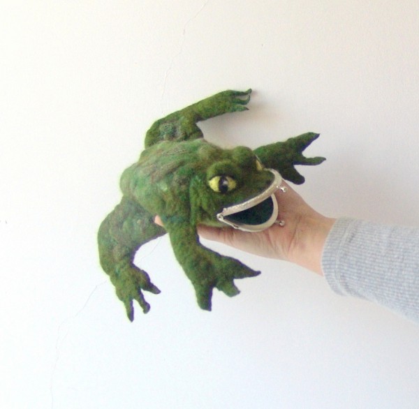Functional Felt Galina Blazejewska Frog Purse