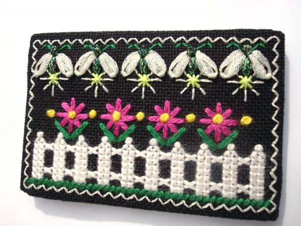 Using Threads For Special Effects Fireflies glow in the summer night, so they should definitely glow in your stitchery.